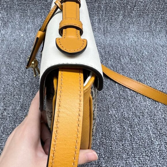 Gucci GG Padlock Leather Shoulder Bag 765-022125 - Picture 7 of 15